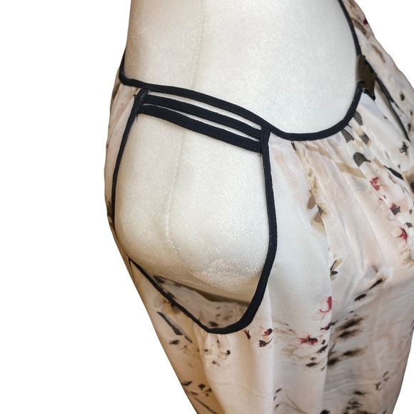 White House‎ Black Market open shoulder blouse. - Picture 4 of 14